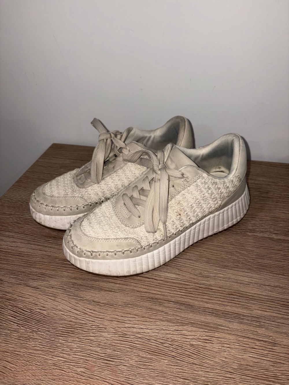 Dolce Vita Beige Textured Platform Sneakers